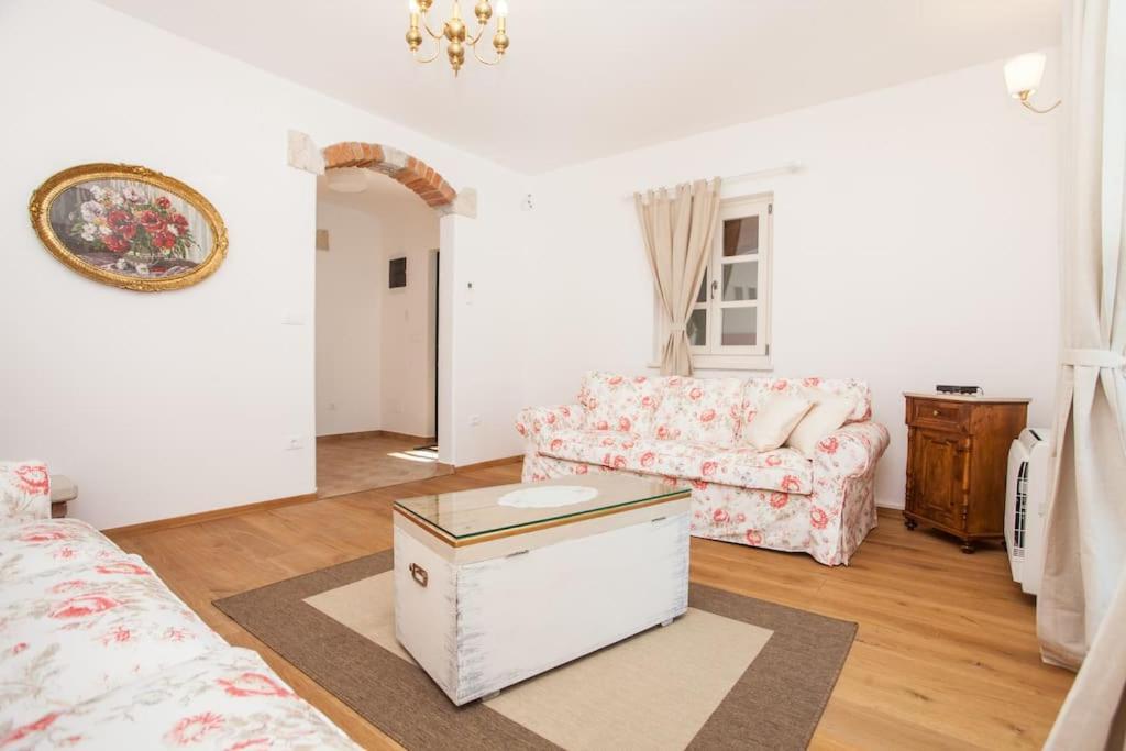 Villa Petra Vila *