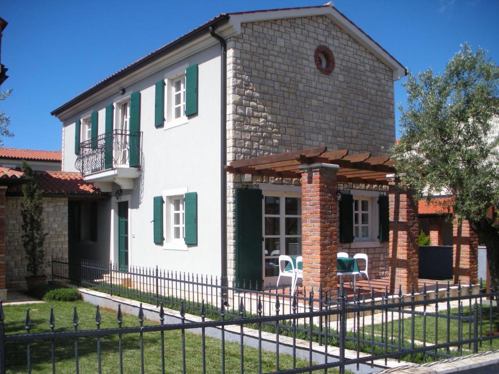 Villa Petra Villa